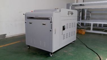 China 24 Zoll-UVstellen-Laminierungs-Maschine, industrielle lamellierende Papiermaschine für die Album-Herstellung fournisseur