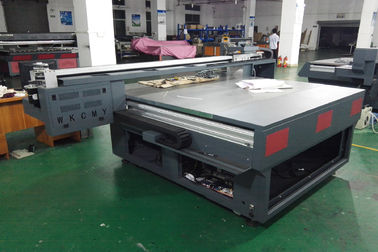 China Glasflachbettuvdrucker, Tintenstrahl-Flachbettdruckmaschinen-Stall-Operation fournisseur